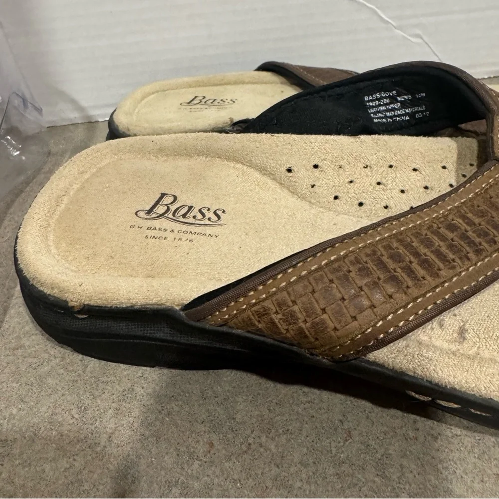 Bass Men’s Cove Brown Black Leather Boho Flip Flops Size 10
